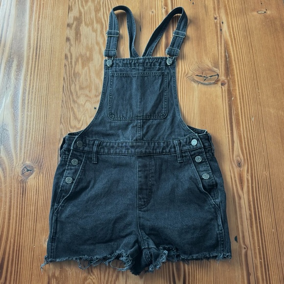 Madewell Adirondack Short Overalls in Washed Black - Picture 7 of 11